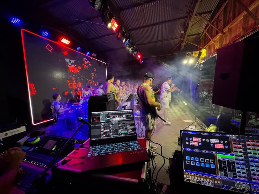 Mixer e equipamento de som